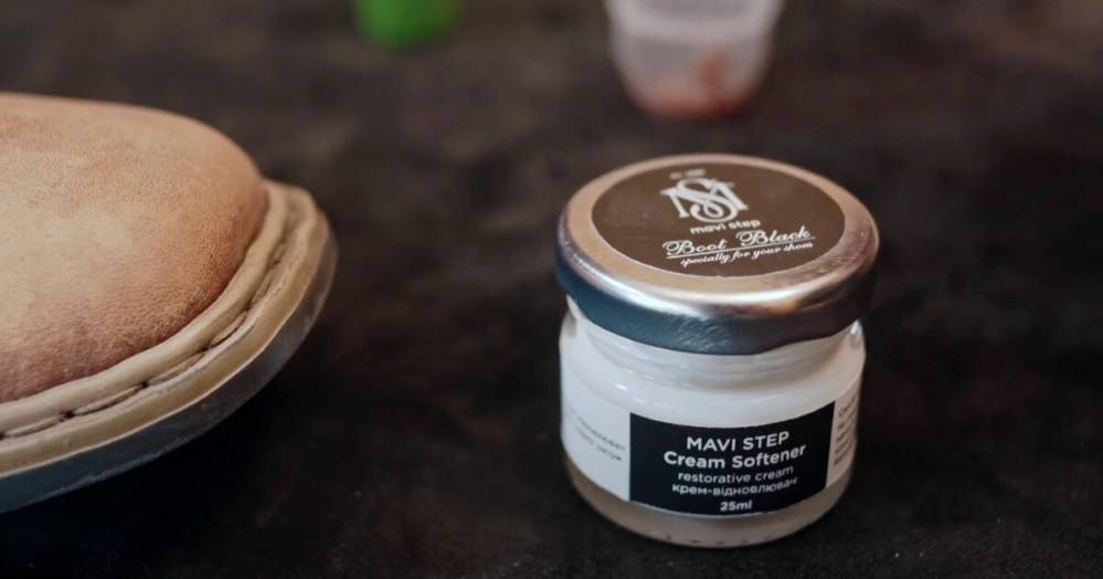 How to Repair and Restore a Sofa and Other Leather Furniture with Leather Repair Cream: Step-by-Step Instructions